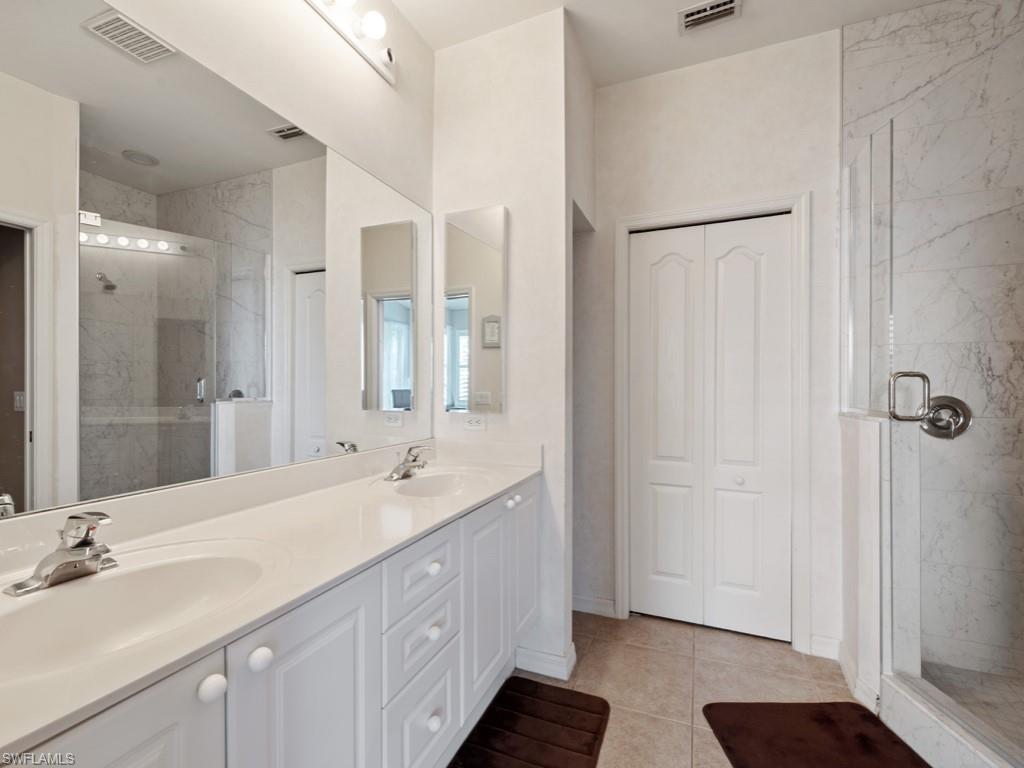 COLONIAL LINKS - Residential