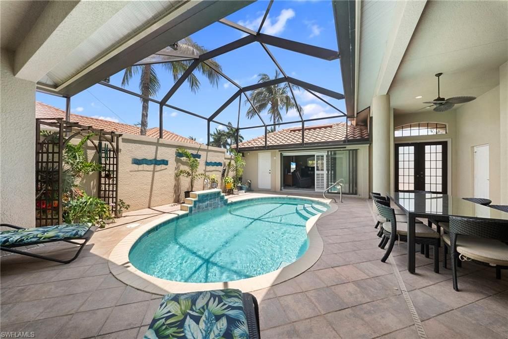 Photo of 955 Tivoli CT, NAPLES, FL 34104 (MLS # 226019550)