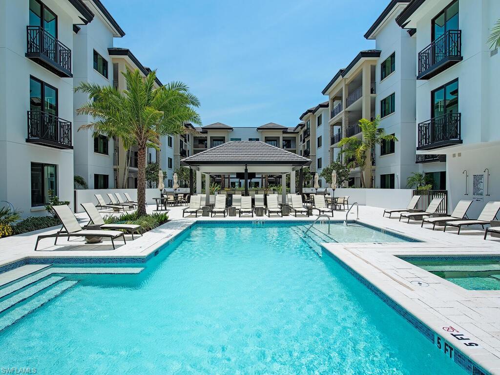 QUATTRO AT NAPLES SQUARE - Residential