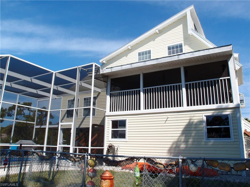 MANATEE BAY UNRECORDED SUBDIVISION - Residential