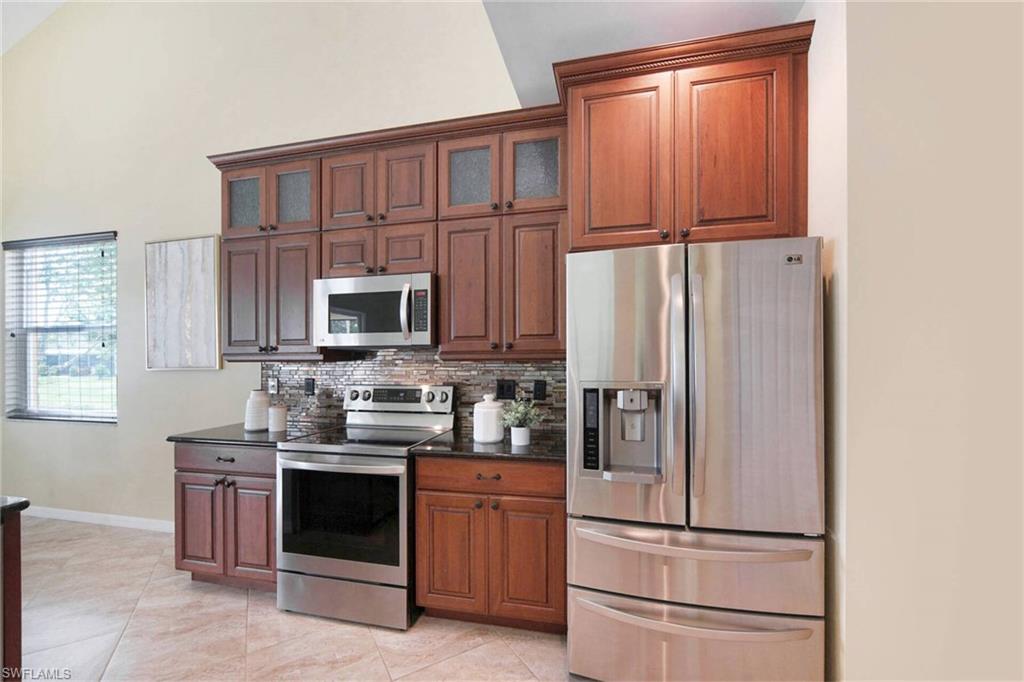 COLONY LAKES - Residential