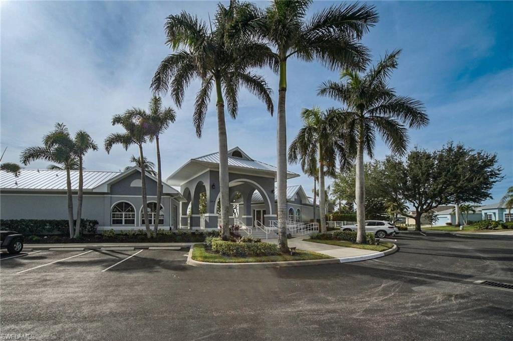 COLONY LAKES - Residential