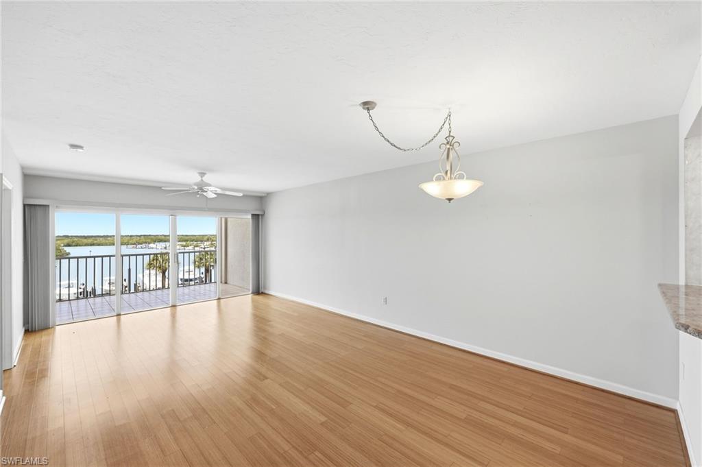 MARINA BAY CLUB OF NAPLES - Residential