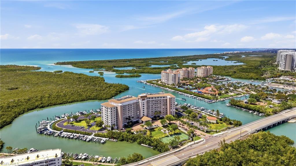 MARINA BAY CLUB OF NAPLES - Residential