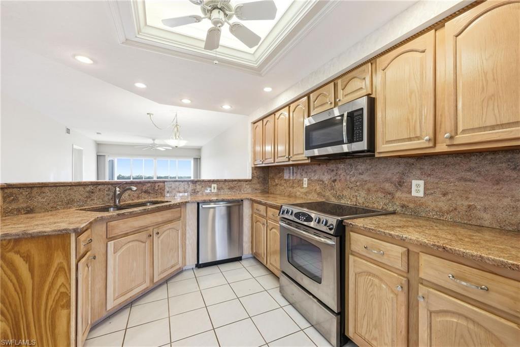 MARINA BAY CLUB OF NAPLES - Residential