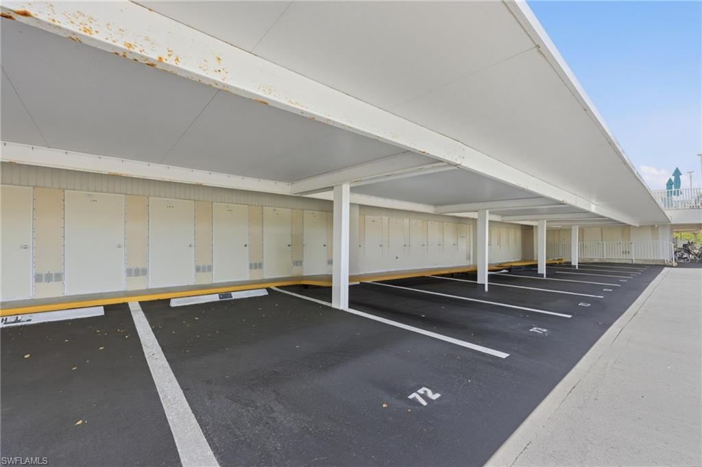 MARINA BAY CLUB OF NAPLES - Residential