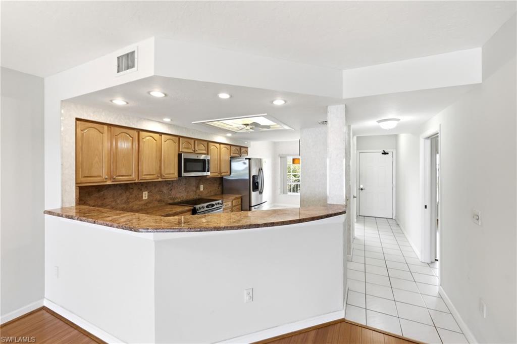 MARINA BAY CLUB OF NAPLES - Residential