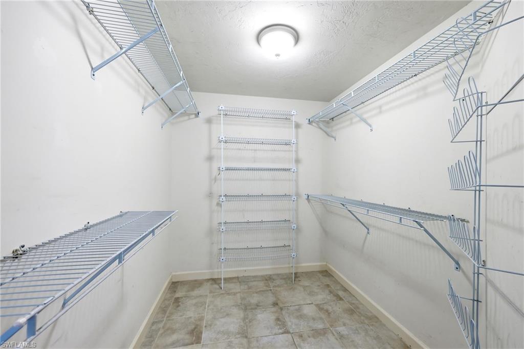 MARINA BAY CLUB OF NAPLES - Residential