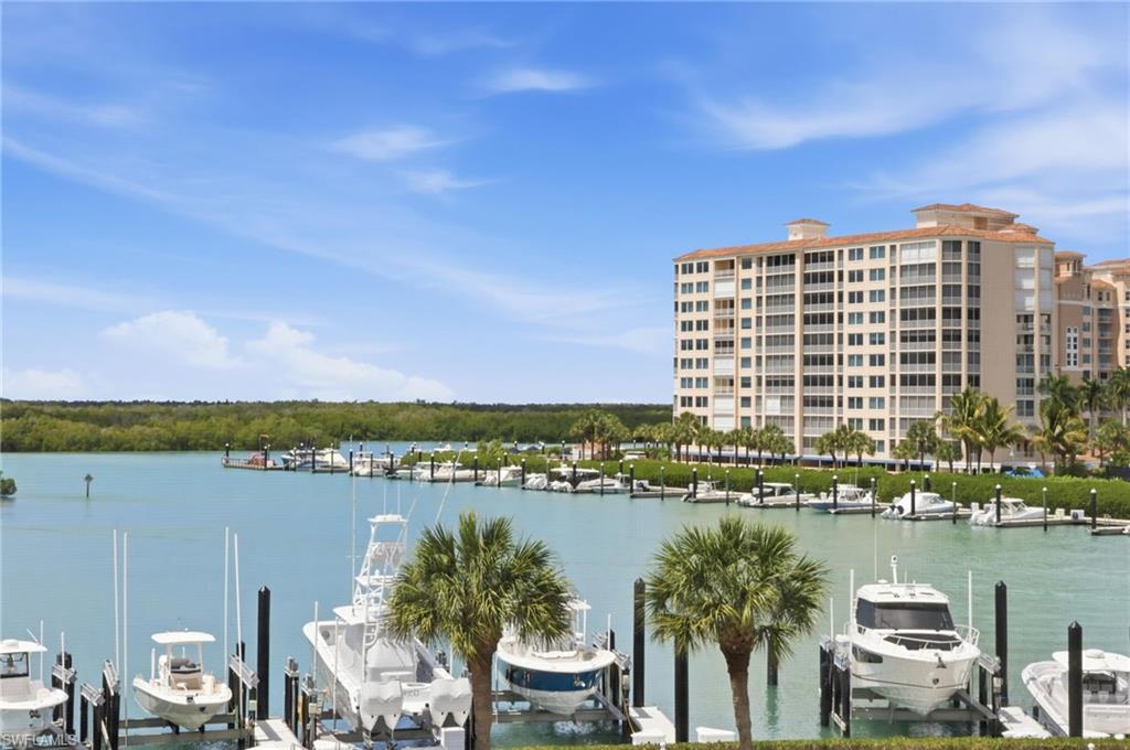 MARINA BAY CLUB OF NAPLES - Residential