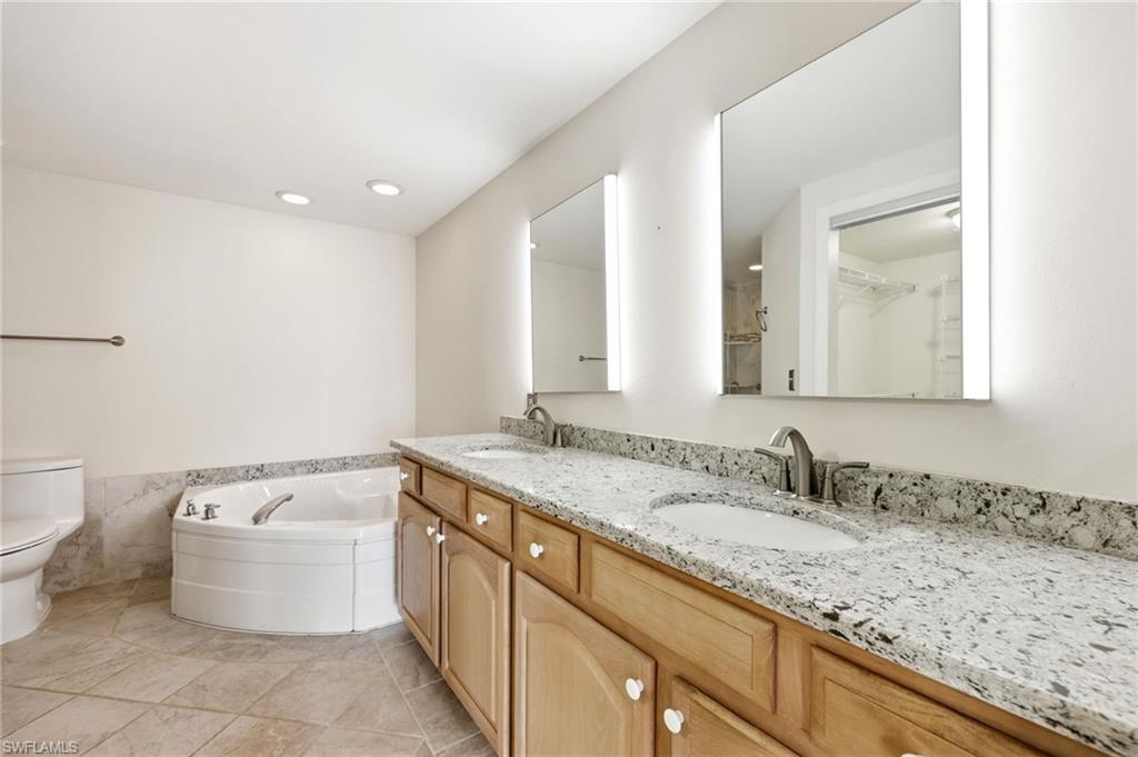 MARINA BAY CLUB OF NAPLES - Residential