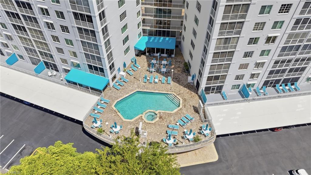 MARINA BAY CLUB OF NAPLES - Residential