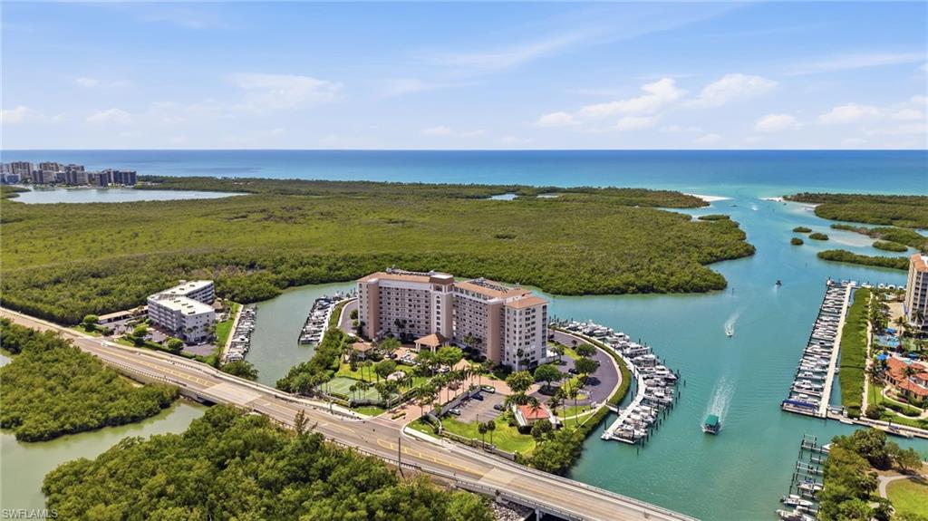 MARINA BAY CLUB OF NAPLES - Residential