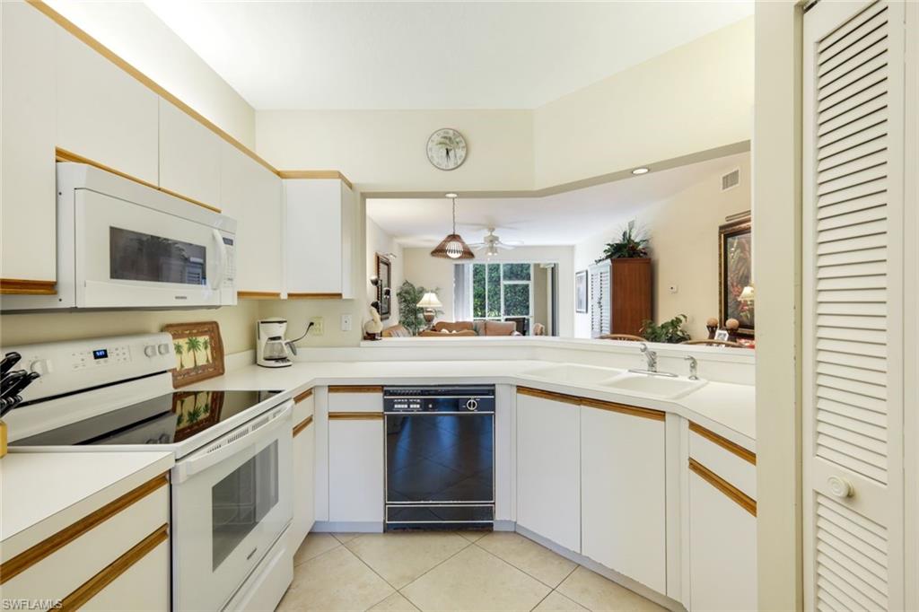 LAUREL OAKS AT PELICAN BAY - Residential