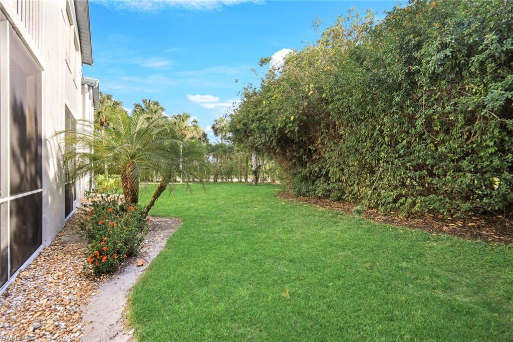 LAUREL OAKS AT PELICAN BAY - Residential