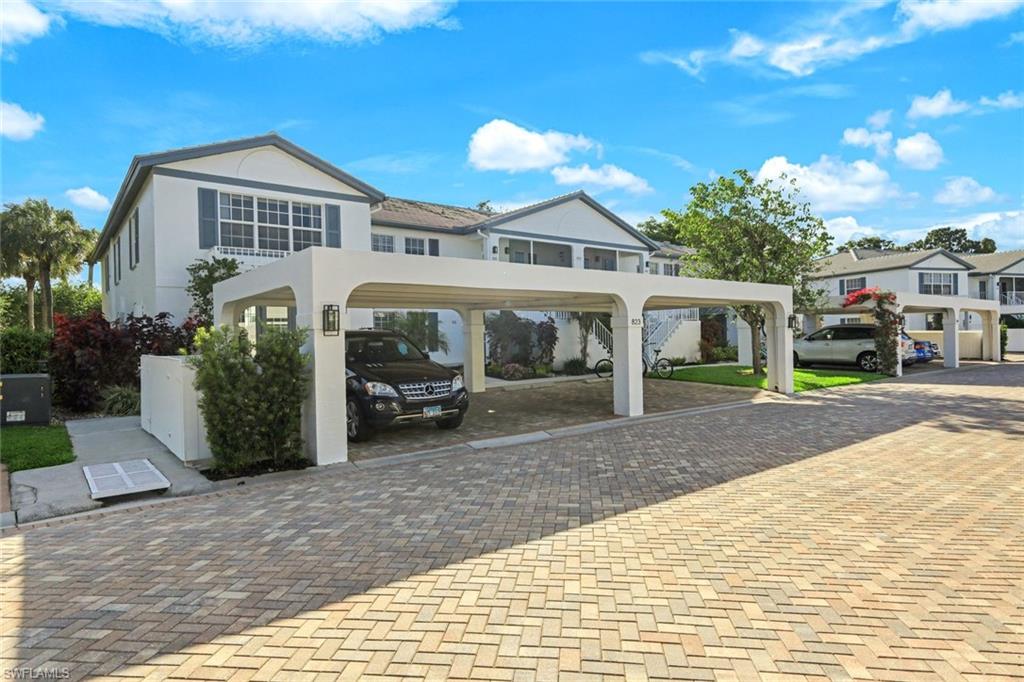 LAUREL OAKS AT PELICAN BAY - Residential