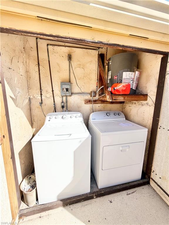 GLADES COUNTRY CLUB - Residential Lease