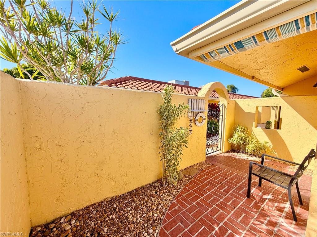 GLADES COUNTRY CLUB - Residential Lease