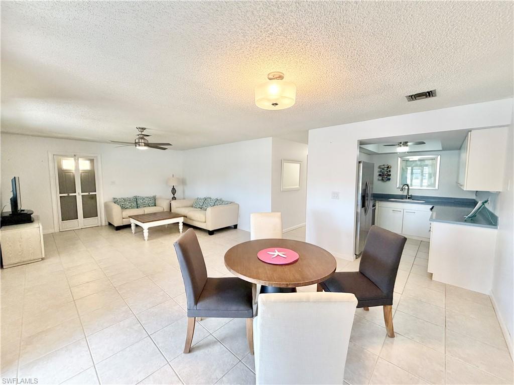 GLADES COUNTRY CLUB - Residential Lease