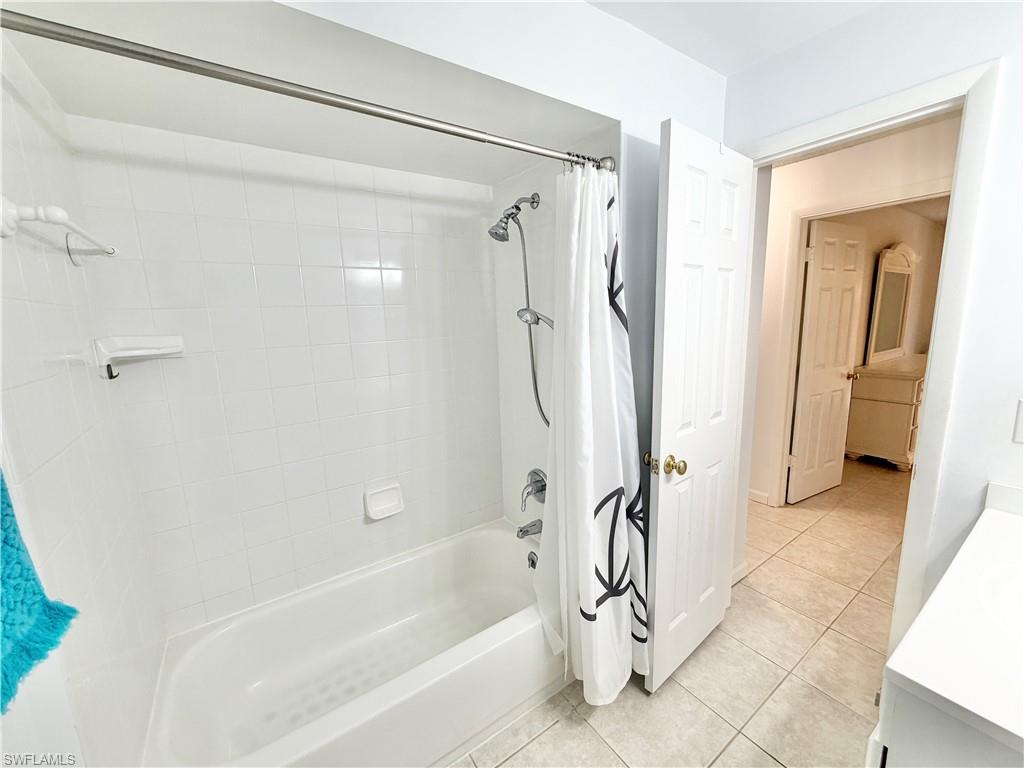 GLADES COUNTRY CLUB - Residential Lease