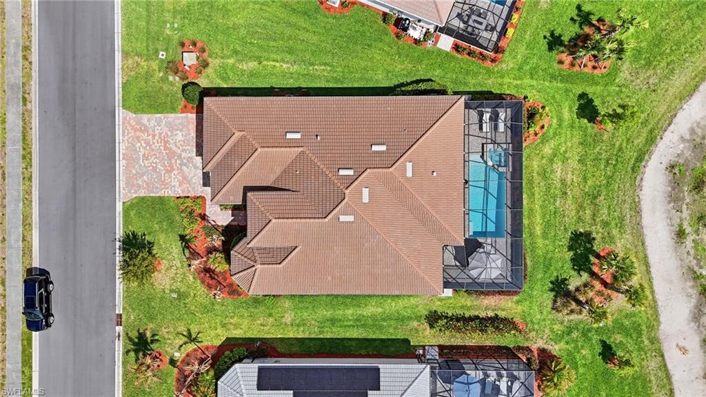 COUNTRY CLUB - Residential