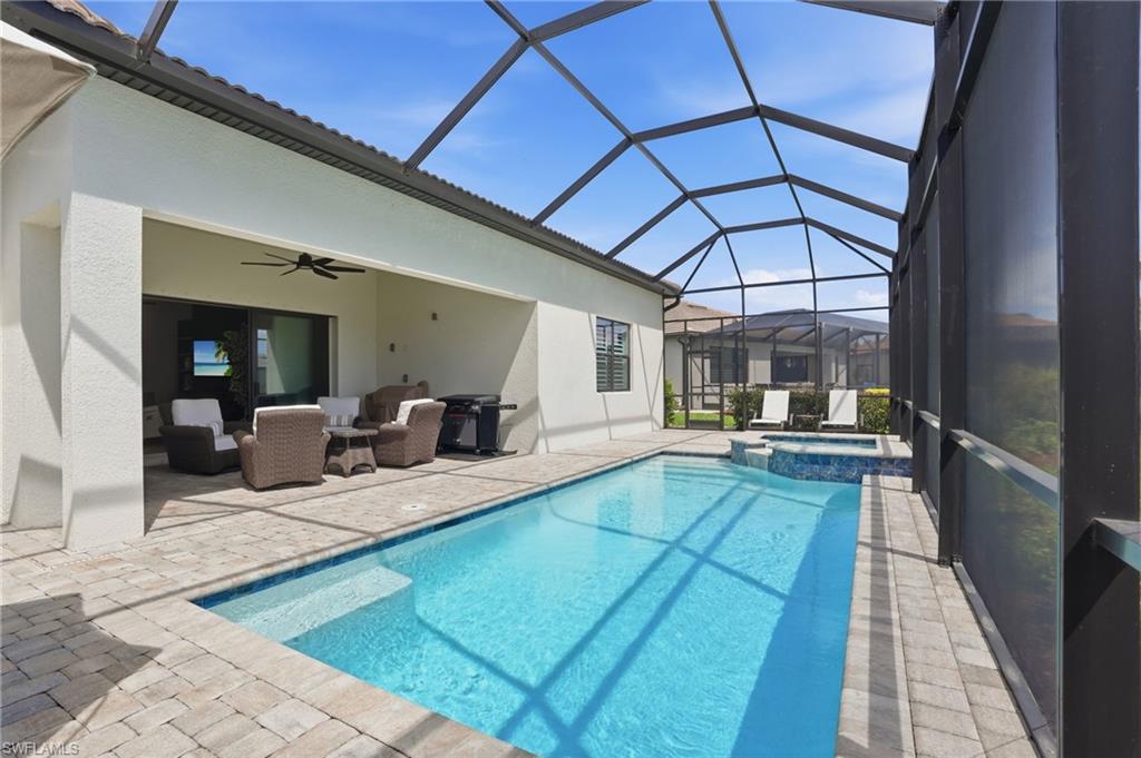 COUNTRY CLUB - Residential