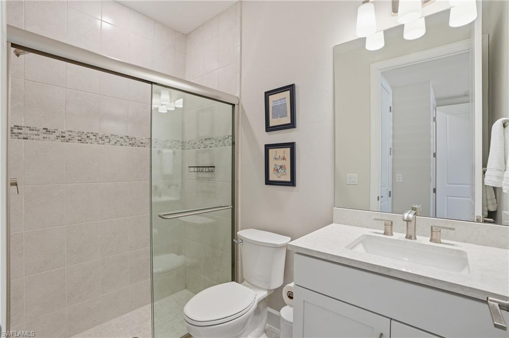 COUNTRY CLUB - Residential