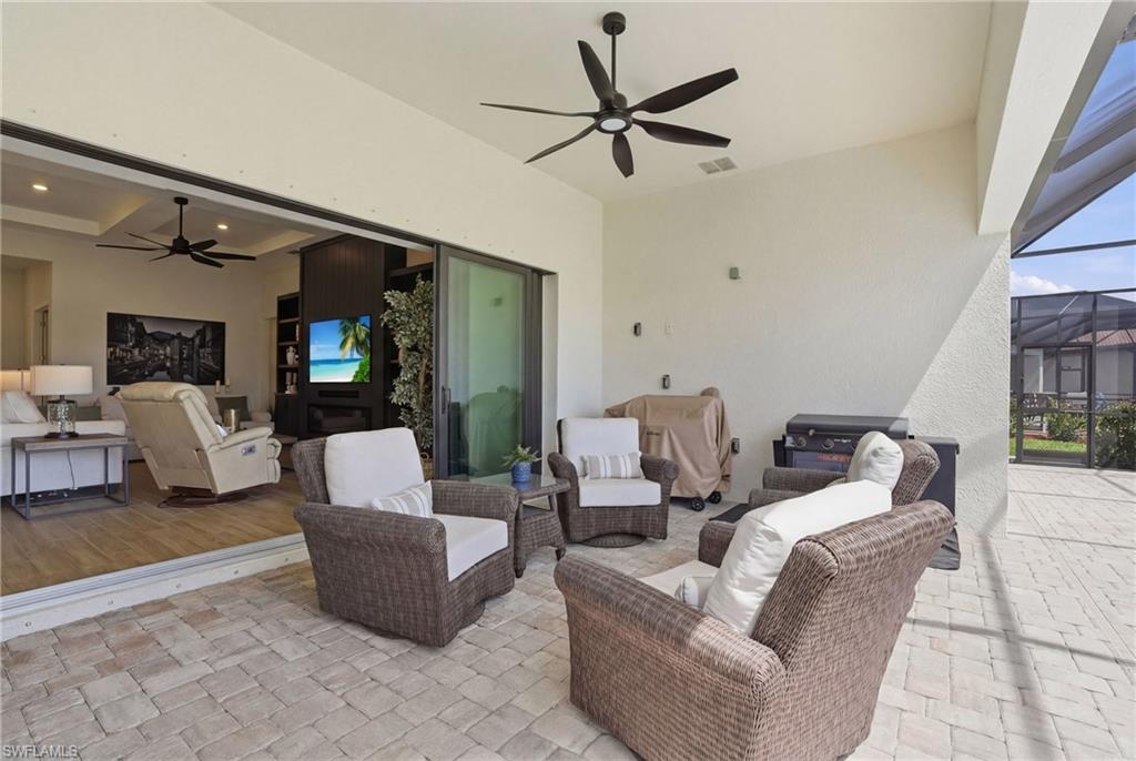 COUNTRY CLUB - Residential