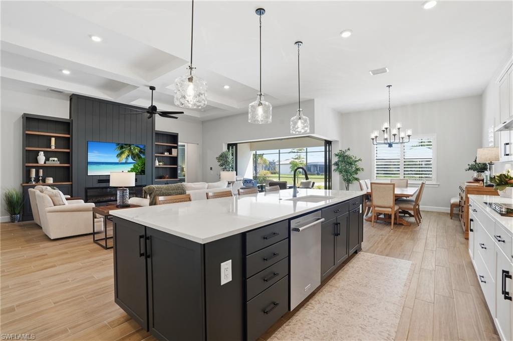 COUNTRY CLUB - Residential