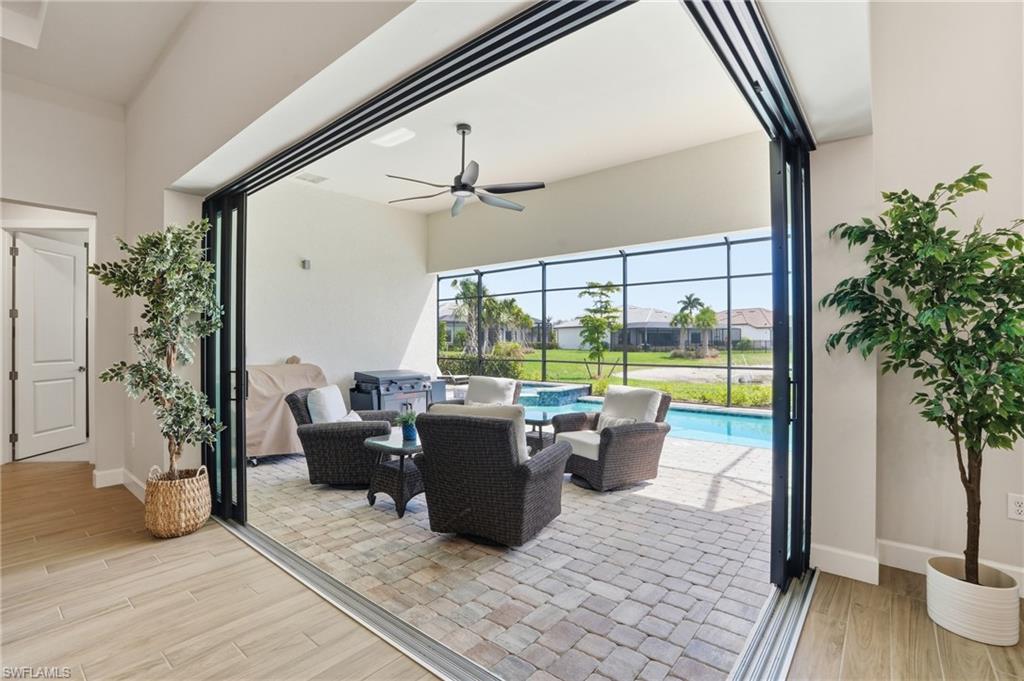 COUNTRY CLUB - Residential