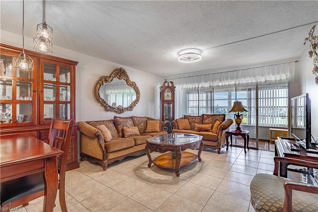 SEVEN LAKES - Residential