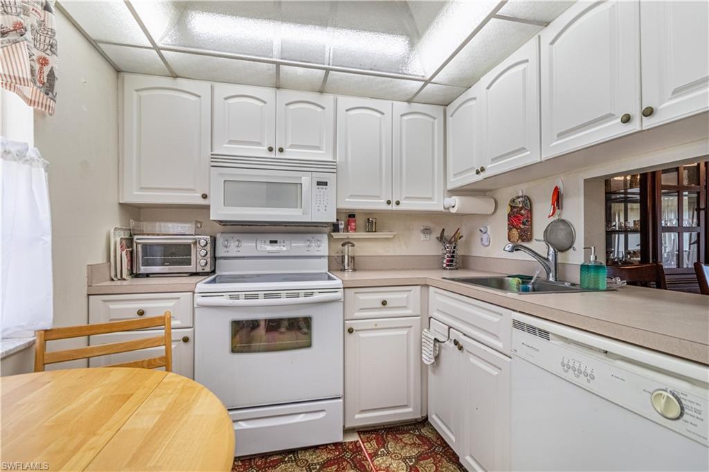 SEVEN LAKES - Residential