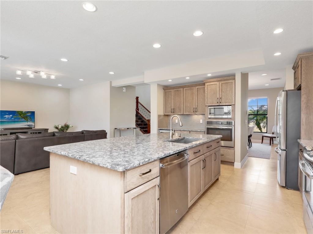 GOLDEN GATE ESTATES - Residential