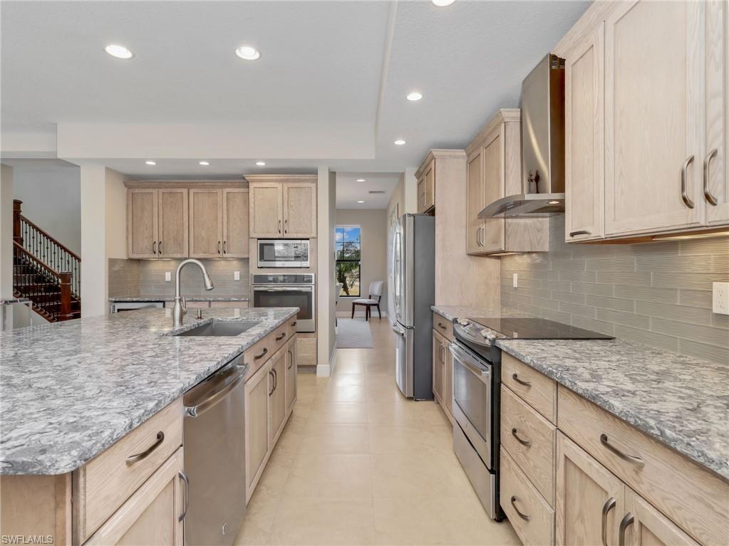 GOLDEN GATE ESTATES - Residential