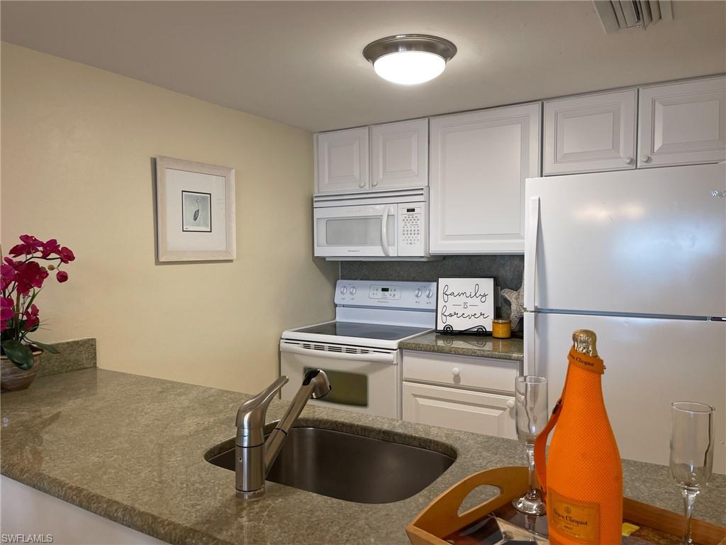 BEACH VILLAS CONDO - Residential