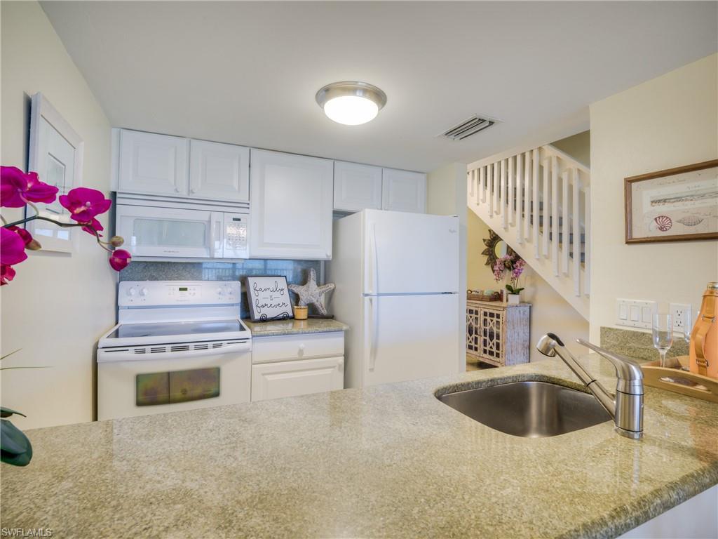 BEACH VILLAS CONDO - Residential