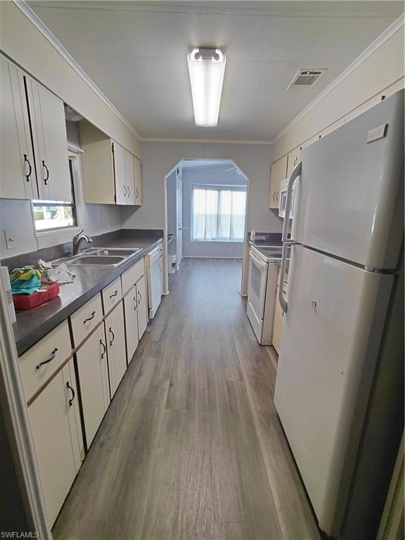 SEMINOLE MANOR - Residential