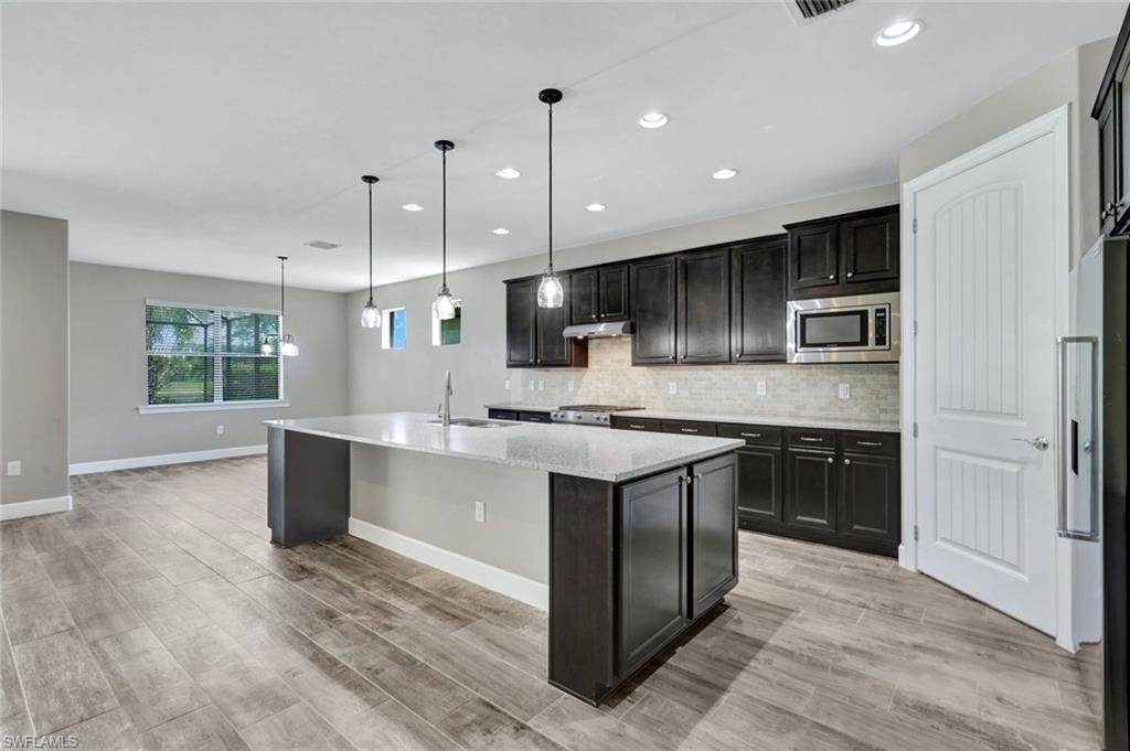 CAMDEN SQUARE - Residential