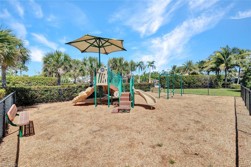 CAMDEN SQUARE - Residential