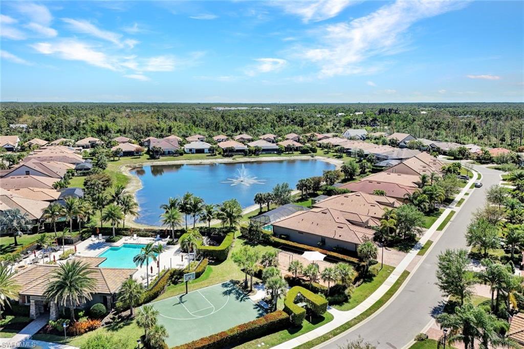 CAMDEN SQUARE - Residential