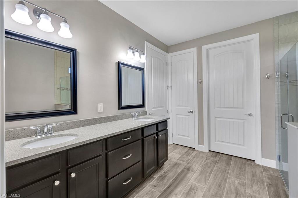 CAMDEN SQUARE - Residential