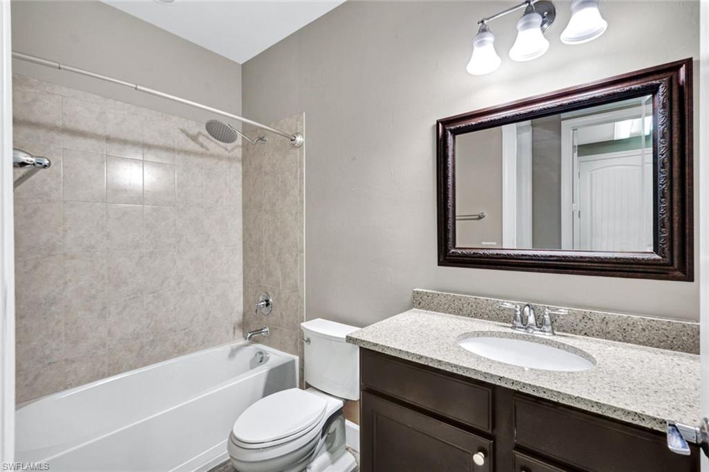 CAMDEN SQUARE - Residential