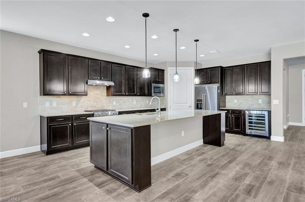 CAMDEN SQUARE - Residential