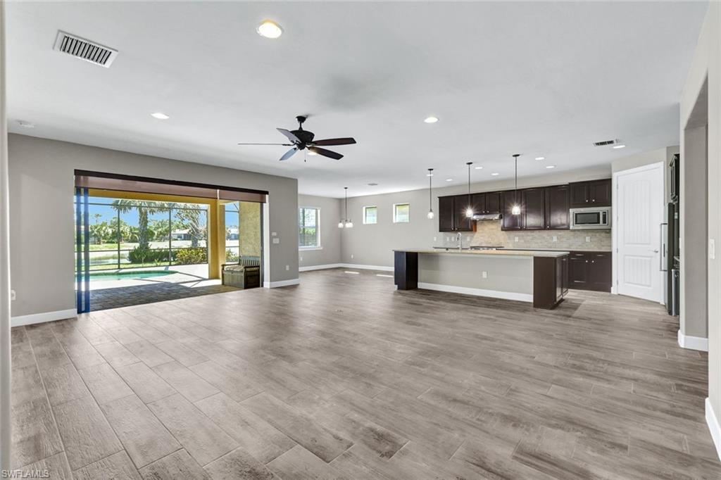 CAMDEN SQUARE - Residential