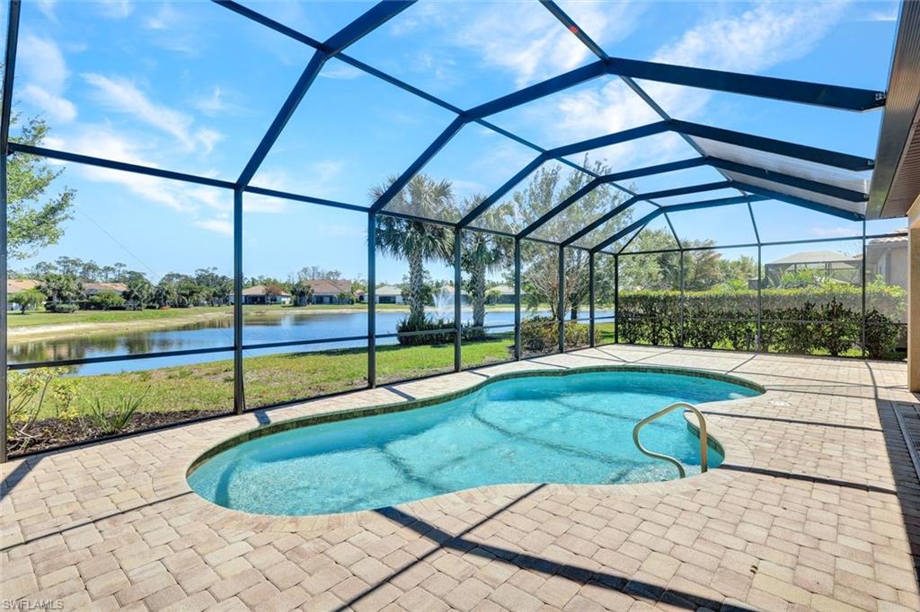 CAMDEN SQUARE - Residential