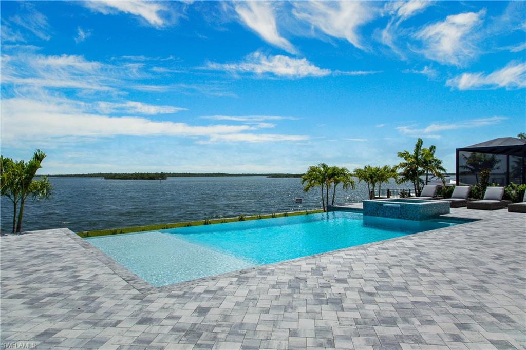 MARCO BEACH - Residential