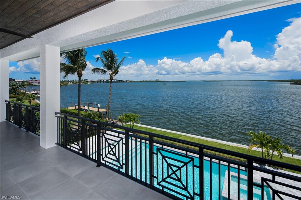 MARCO BEACH - Residential