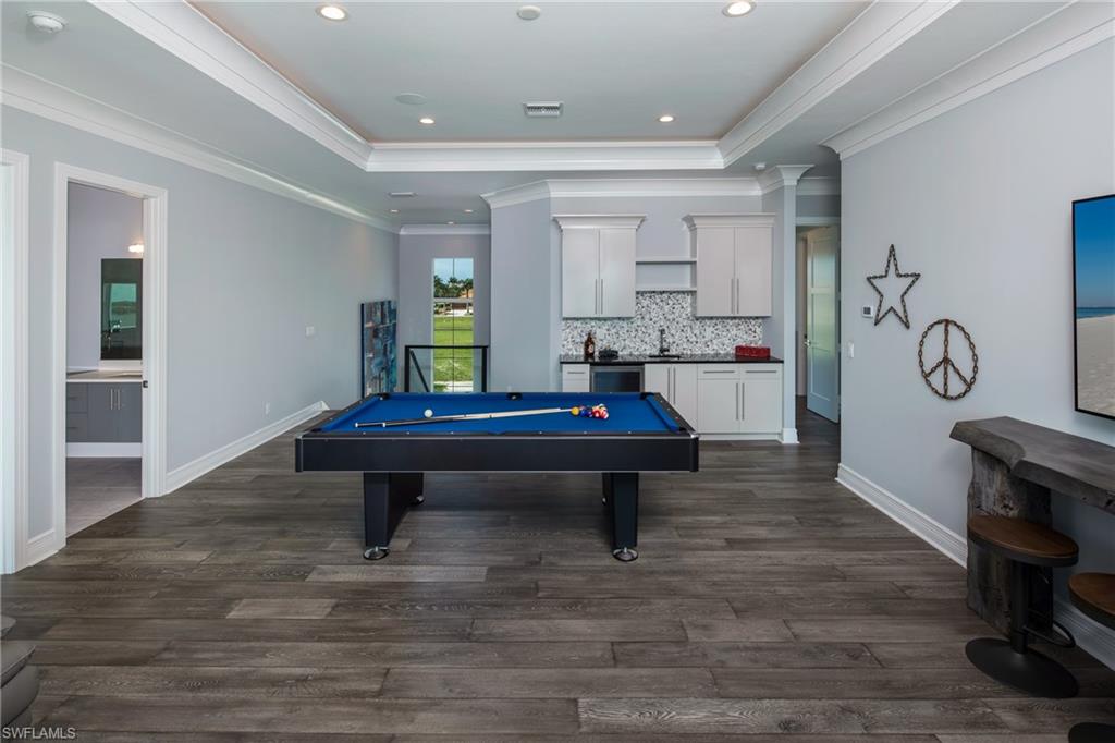 MARCO BEACH - Residential