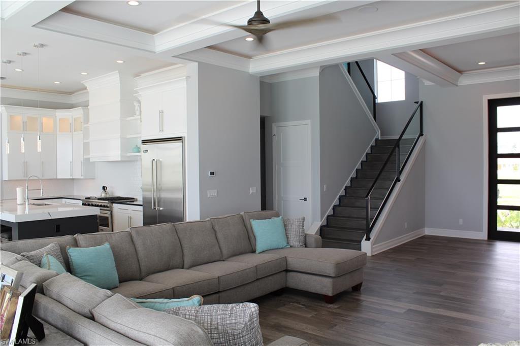 MARCO BEACH - Residential