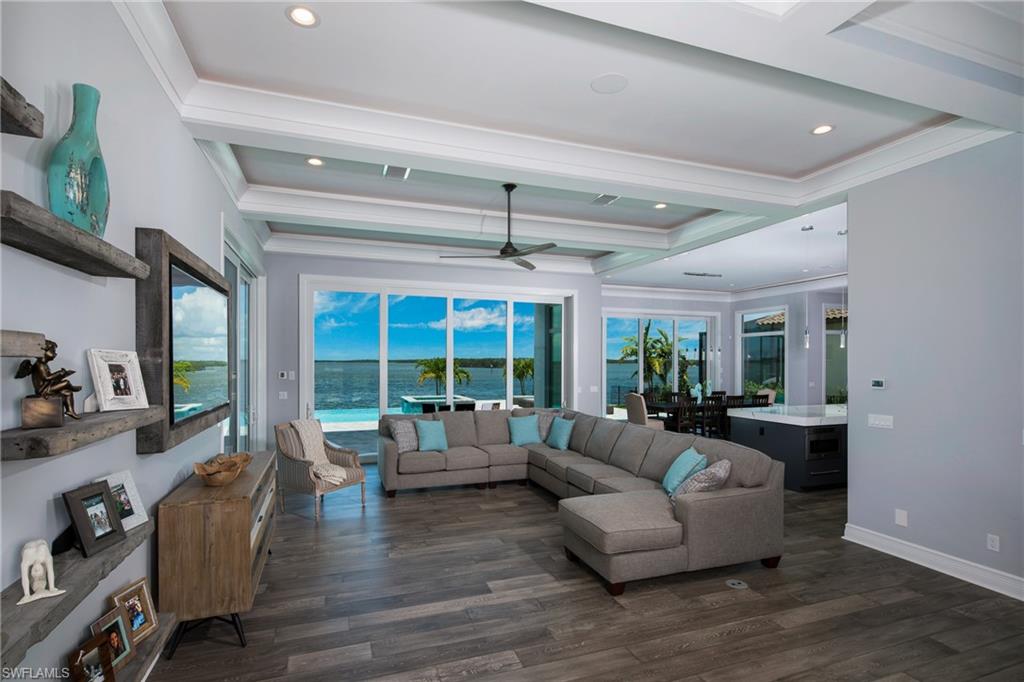 MARCO BEACH - Residential