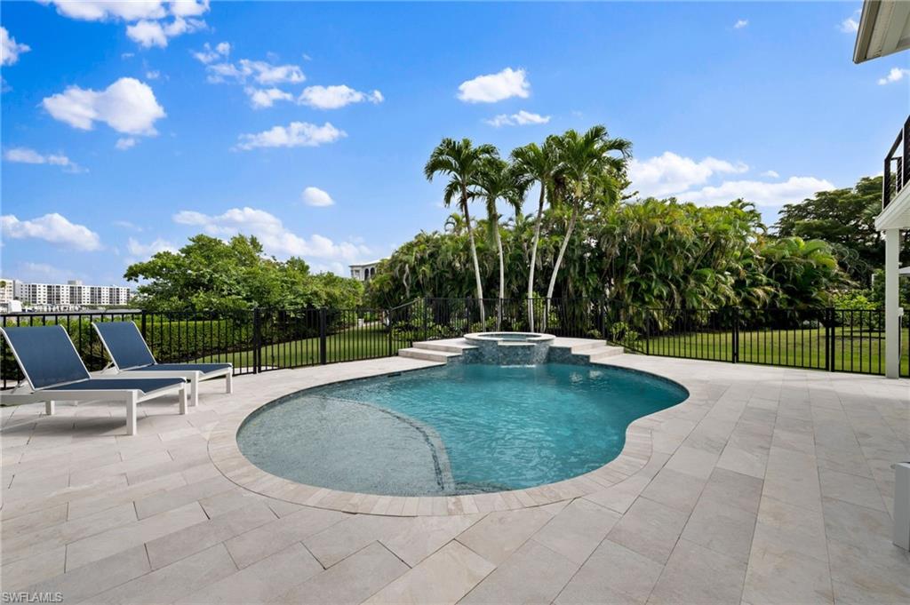 SOUTHPORT ON THE BAY - Residential